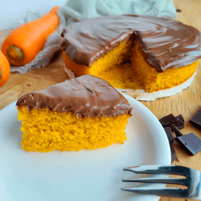 Bolo de Cenoura com Ganache de Chocolate - Saúde e Sabor